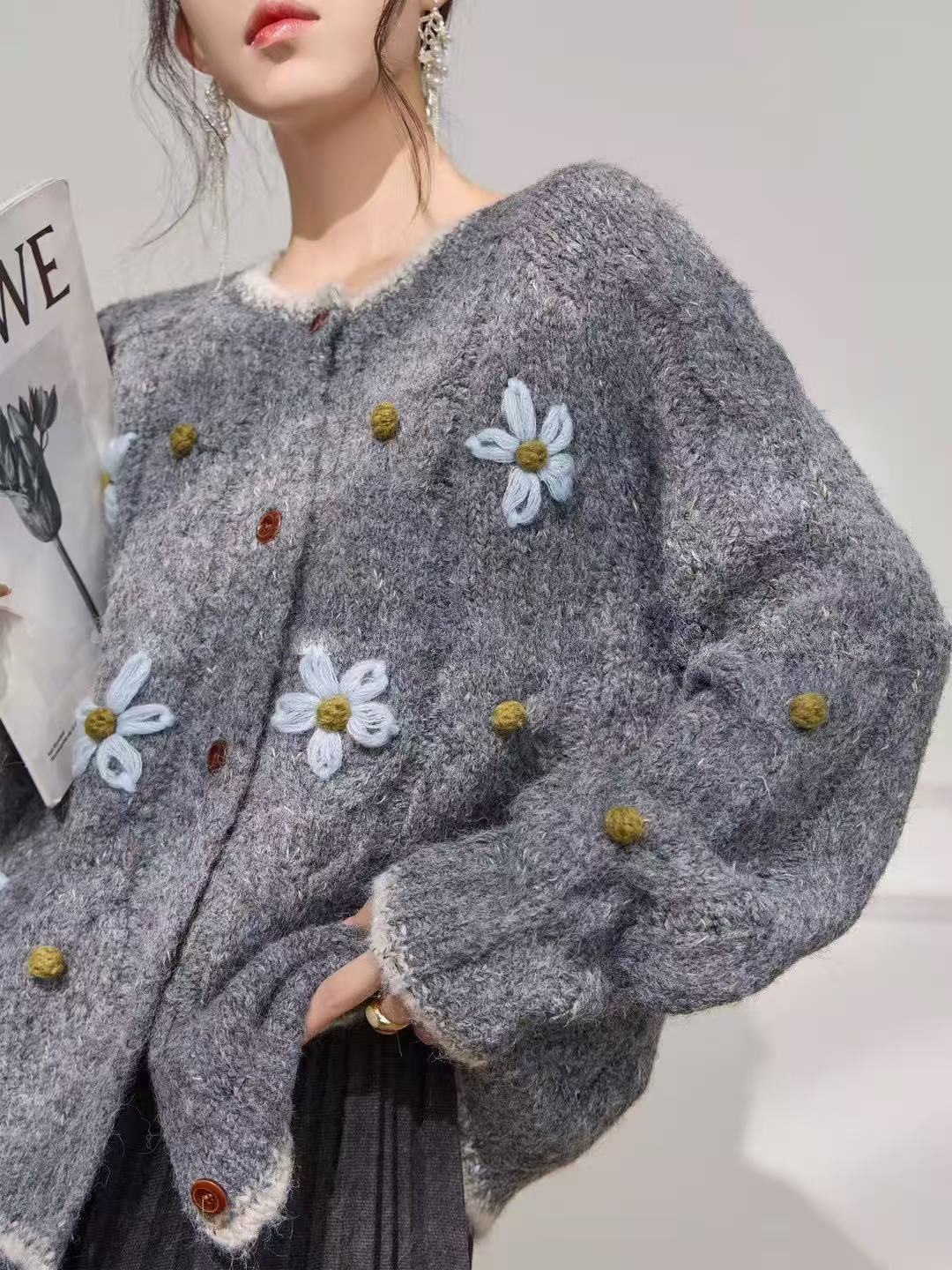2026 FW 여성 입체 데이지 꽃자수 케이블 니트 가디건 러블리 데일리 아우터